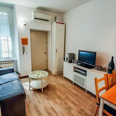 Altido Lovely 1-Br Flat With Easy Access To Centre Milán Exterior foto
